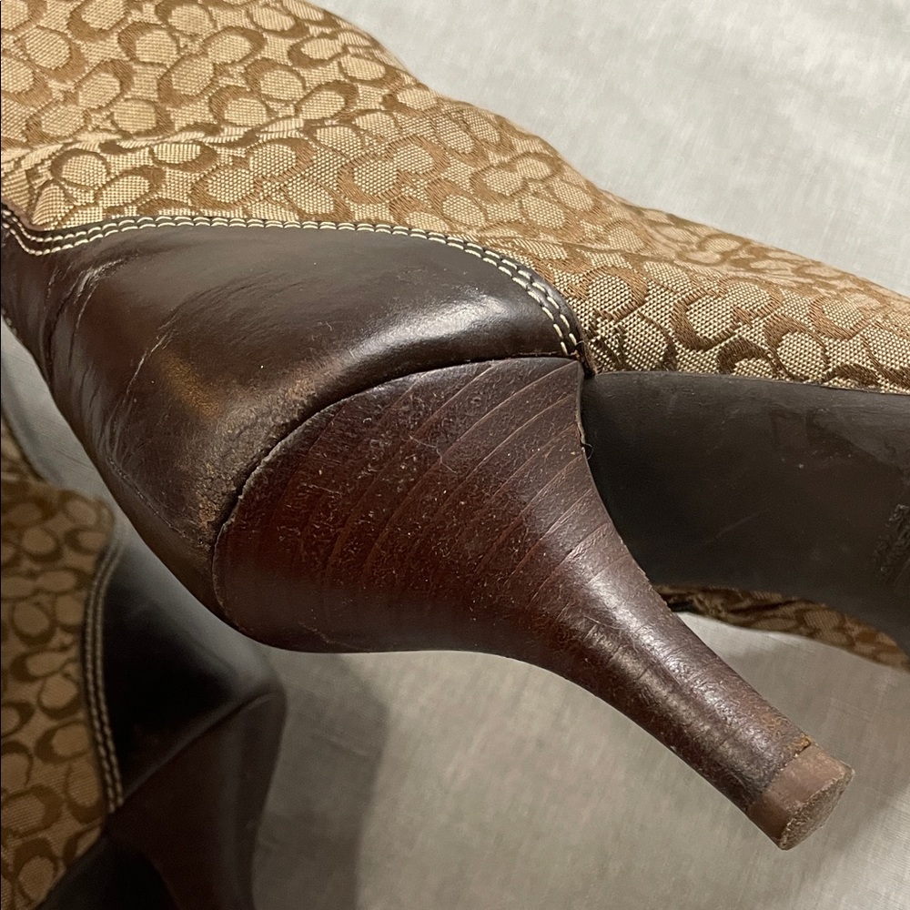Coach Signature Jeri Tan Brown Canvas and Leather Heeled Boots Size 7.5 - Picture 2 of 15